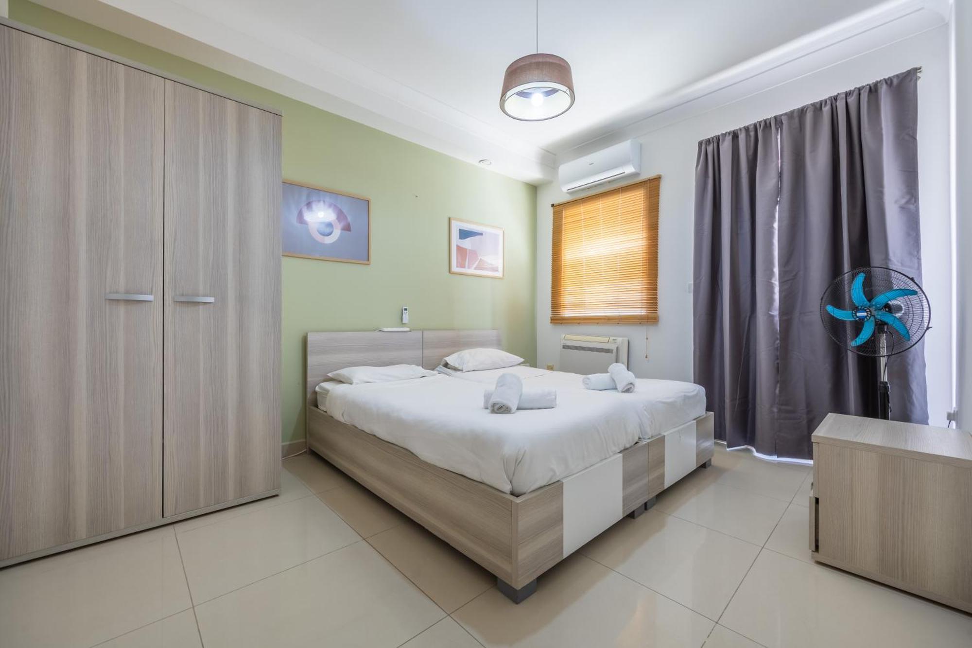 Hard To Come By - Modern & Huge House In Sliema Exterior photo